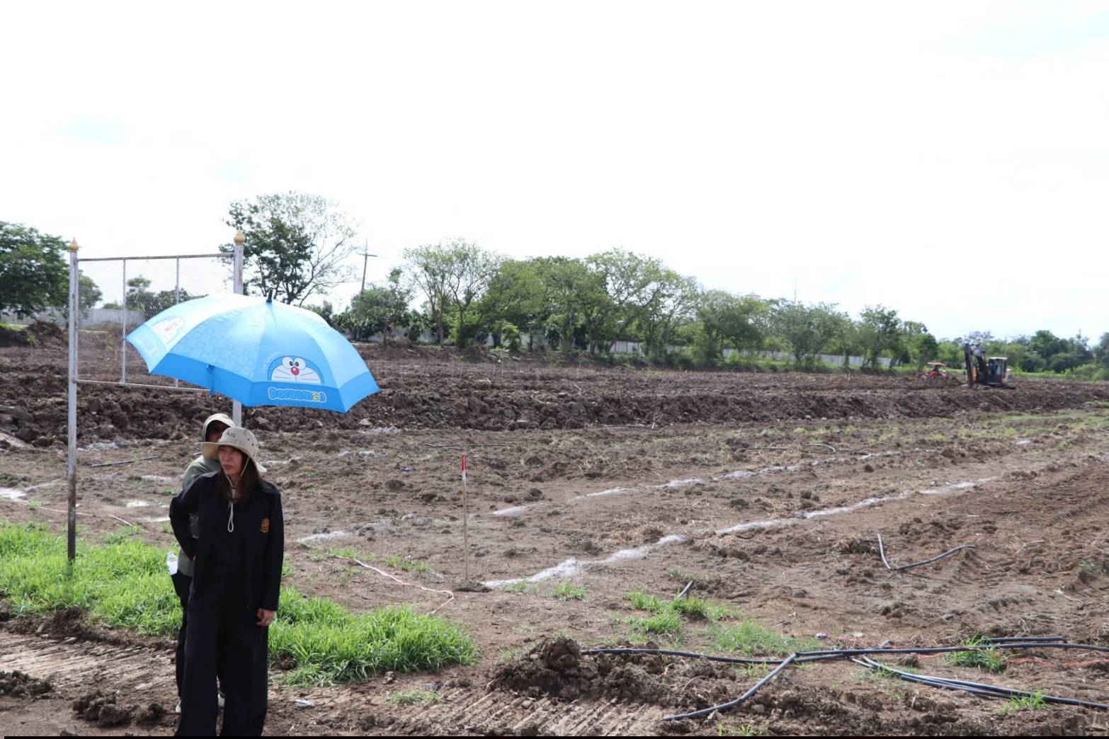 title - สำนักแผนงานและโครงการพิเศษ กระทรวงเกษตรและสหกรณ์ ร่วมกับผู้แทนหน่วยงานภายในสังกัดกระทรวงเกษตรและสหกรณ์ ประชุมติดตามความคืบหน้าและลงพื้นที่แปลงนาภายในศูนย์ส่งเสริมและพัฒนาอาชีพเสริมนอกภาคการเกษตร